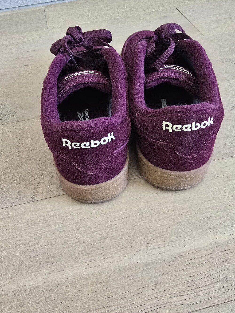 Reebok Classic Suede Sneakers in Burgundy Ortholite Comfort Footbed Msrp $90 - Picture 4 of 10